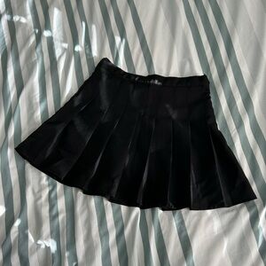 YesStyle black pleated mini skirt